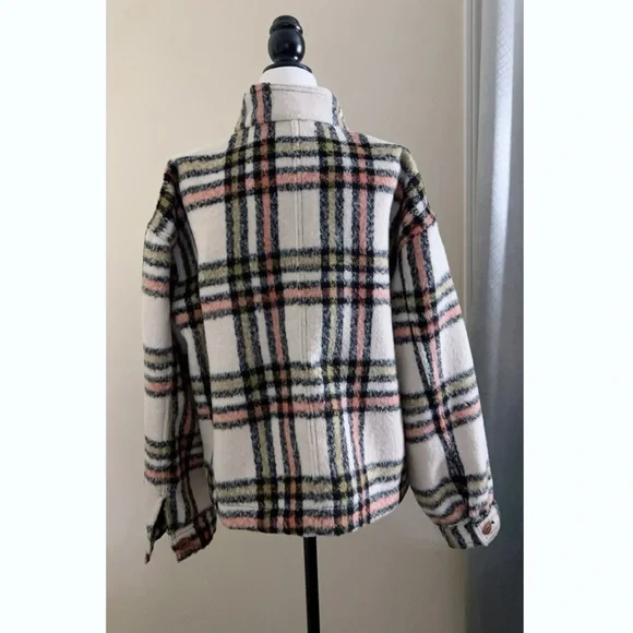 Bagatelle Shacket - Picture 7 of 14